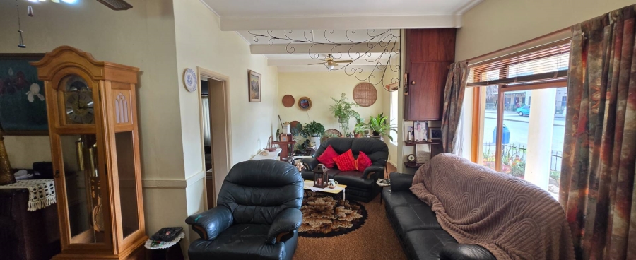5 Bedroom Property for Sale in Riviersonderend Western Cape